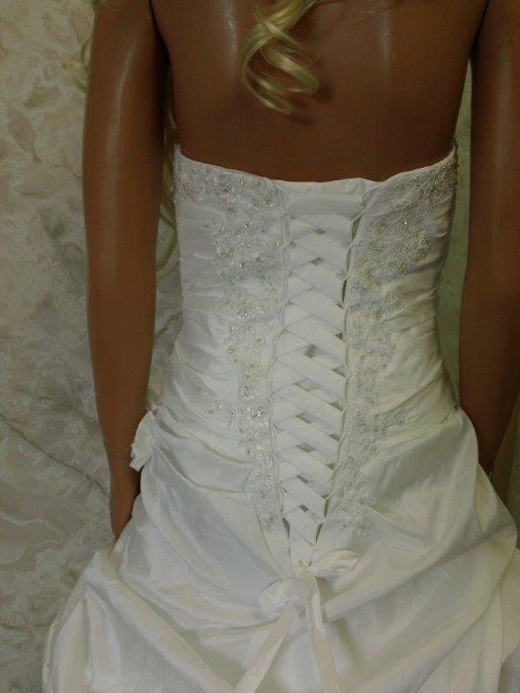 matching wedding dress and flower girl dress